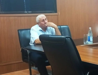 Rayon İcra Hakimiyyətinin başçısı Elşən Salahov vətəndaşların növbəti fərdi qəbulunu keçirib