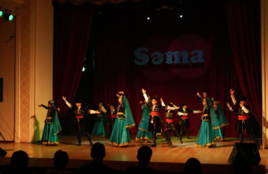 “Konstitusiya və Suverenlik İli” çərçivəsində Şüvəlan qəsəbə Mədəniyyət Evinin “Səma” rəqs ansamblının “Hər birimiz bir çiçək” adlı konsert proqramı keçirilib