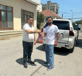 Xəzər rayonunda Qurban bayramı münasibəti ilə bayram sovqatı paylanılıb