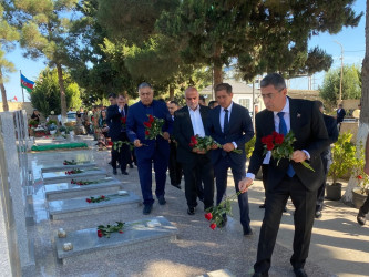 Xəzər rayonunda “27 sentyabr - Anım günü” ilə əlaqədar Şəhidlərin məzarları ziyarət olunub