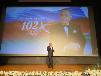 Xəzər rayonunda Ümummilli lider Heydər Əliyevin anadan olmasının 102 illiyinə həsr olunmuş “Heydər Əliyev irsi – Gələcəyə yol” adlı tədbir keçirilib`