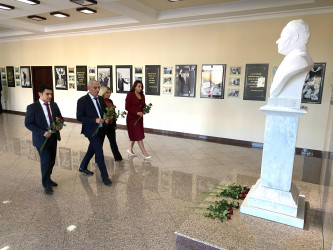 Xəzər rayonunda “5 oktyabr-Beynəlxalq Müəllimlər Günü”  qeyd olunub