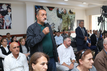 Rayon İcra Hakimiyyəti başçısının növbəti səyyar qəbulu Buzovna qəsəbəsində keçirildi