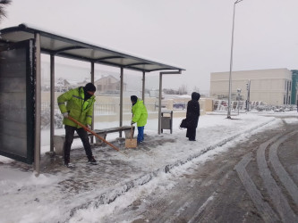 Xəzər rayonunda qarlı hava şəraiti ilə əlaqədar operativ tədbirlər görülüb