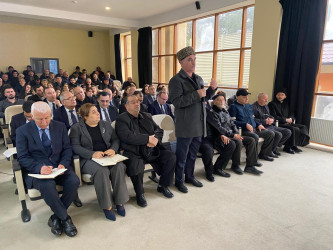 Xəzər Rayon İcra Hakimiyyətinin başçısı Elşən Salahovun rayon ərazisində vətəndaşlarla səyyar görüşlərinin keçirilməsi davam etdirilir