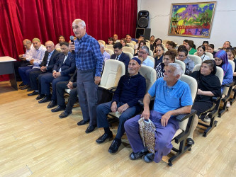 Rayon İcra Hakimiyyətinin başçısı Elşən Salahov Zirə qəsəbə sakinləri ilə növbəti səyyar görüş keçirib