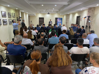 Rayon İcra Hakimiyyəti başçısının Şüvəlan qəsəbə sakinləri ilə növbəti səyyar görüşü keçirilib