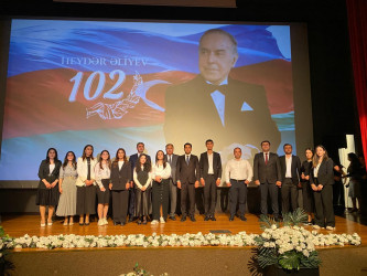 Xəzər rayonunda Ümummilli lider Heydər Əliyevin anadan olmasının 102 illiyinə həsr olunmuş “Heydər Əliyev irsi – Gələcəyə yol” adlı tədbir keçirilib`