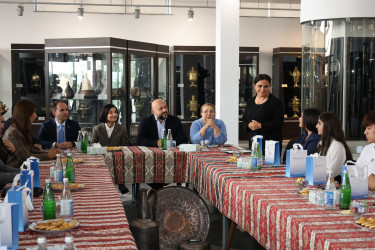 Qala gəncləri ilə görüş keçirilib