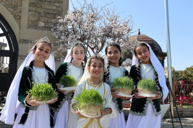 Xəzər rayonunda ümumrayon Novruz şənliyi keçirilib
