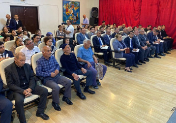 Rayon İcra Hakimiyyətinin başçısı Elşən Salahov Zirə qəsəbə sakinləri ilə növbəti səyyar görüş keçirib