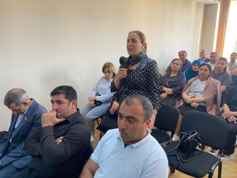 Rayon İcra Hakimiyyətinin başçısı Elşən Salahovun Qala qəsəbəsində yaşayan sakinlərlə növbəti səyyar qəbulu keçirilib